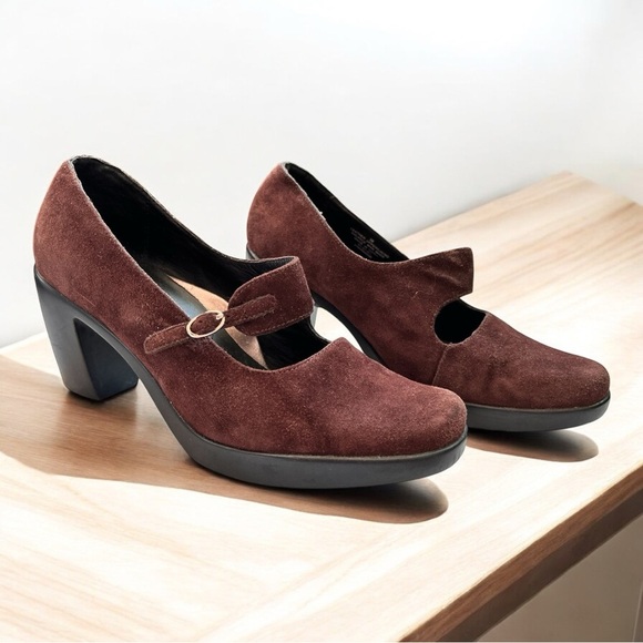 Dansko Brown Suede Heels - Picture 1 of 9